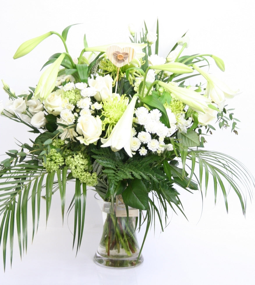 Bouquet white green splendor love romance