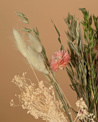 Pink Elegance – Zacht Roze Droogbloemenboeket 50cm