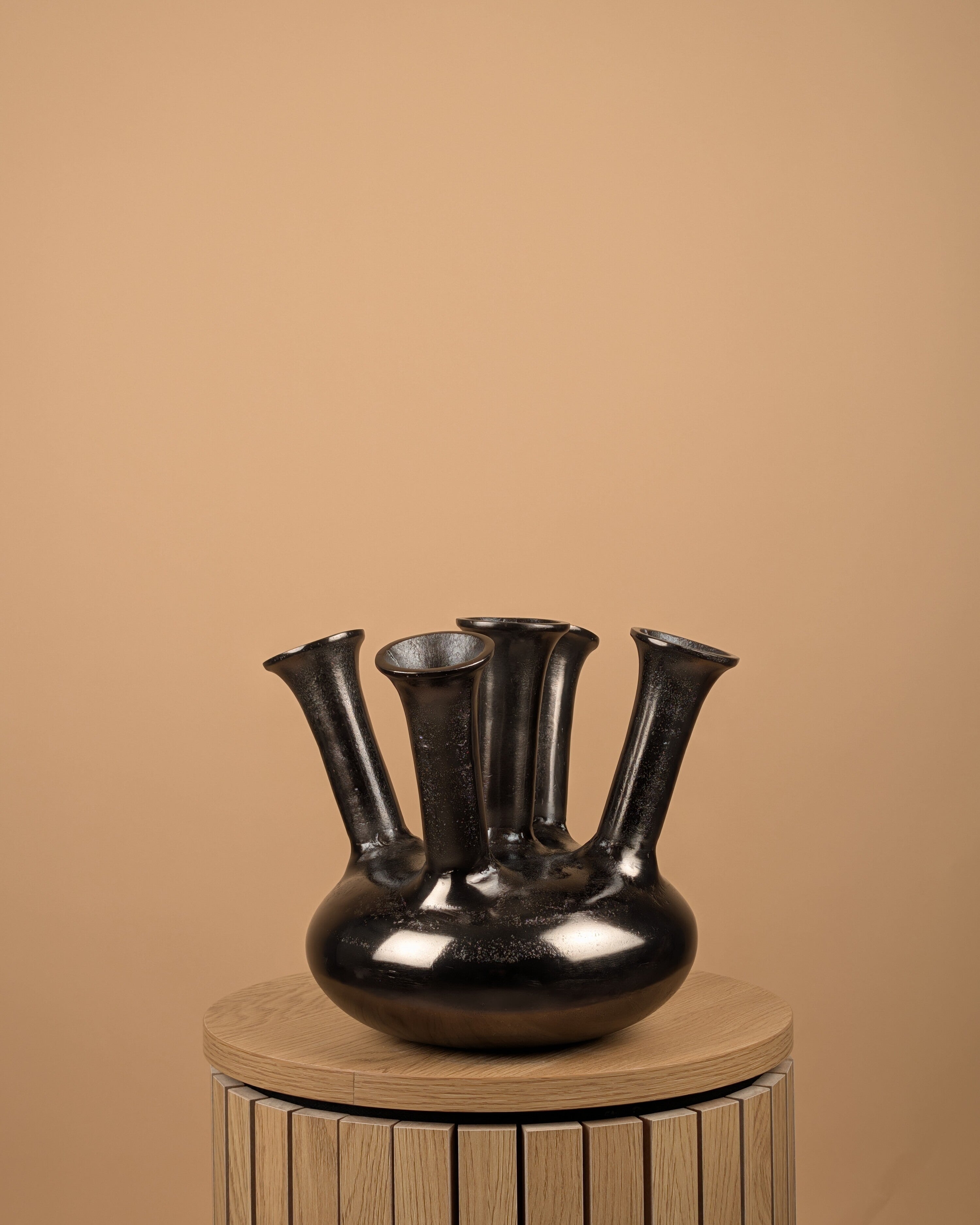 Meermondige Vaas – Antique Nickel