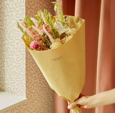 Pink Elegance – Zacht Roze Droogbloemenboeket 50cm