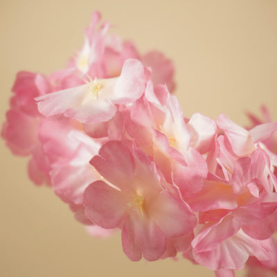 Zijde kersenbloesemtak roze